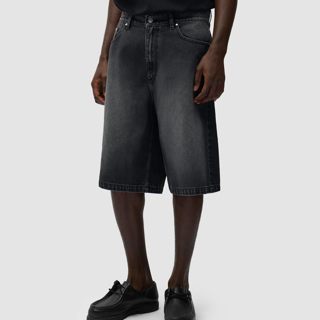 Round Pocket Denim Short Fade Black