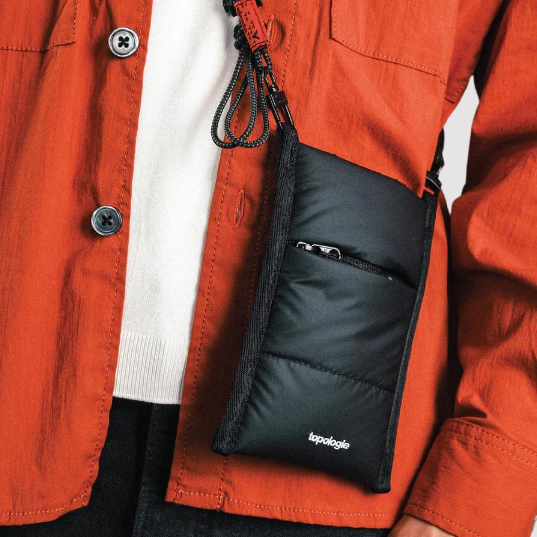 Topologie Phone Sleeve Puffer Black