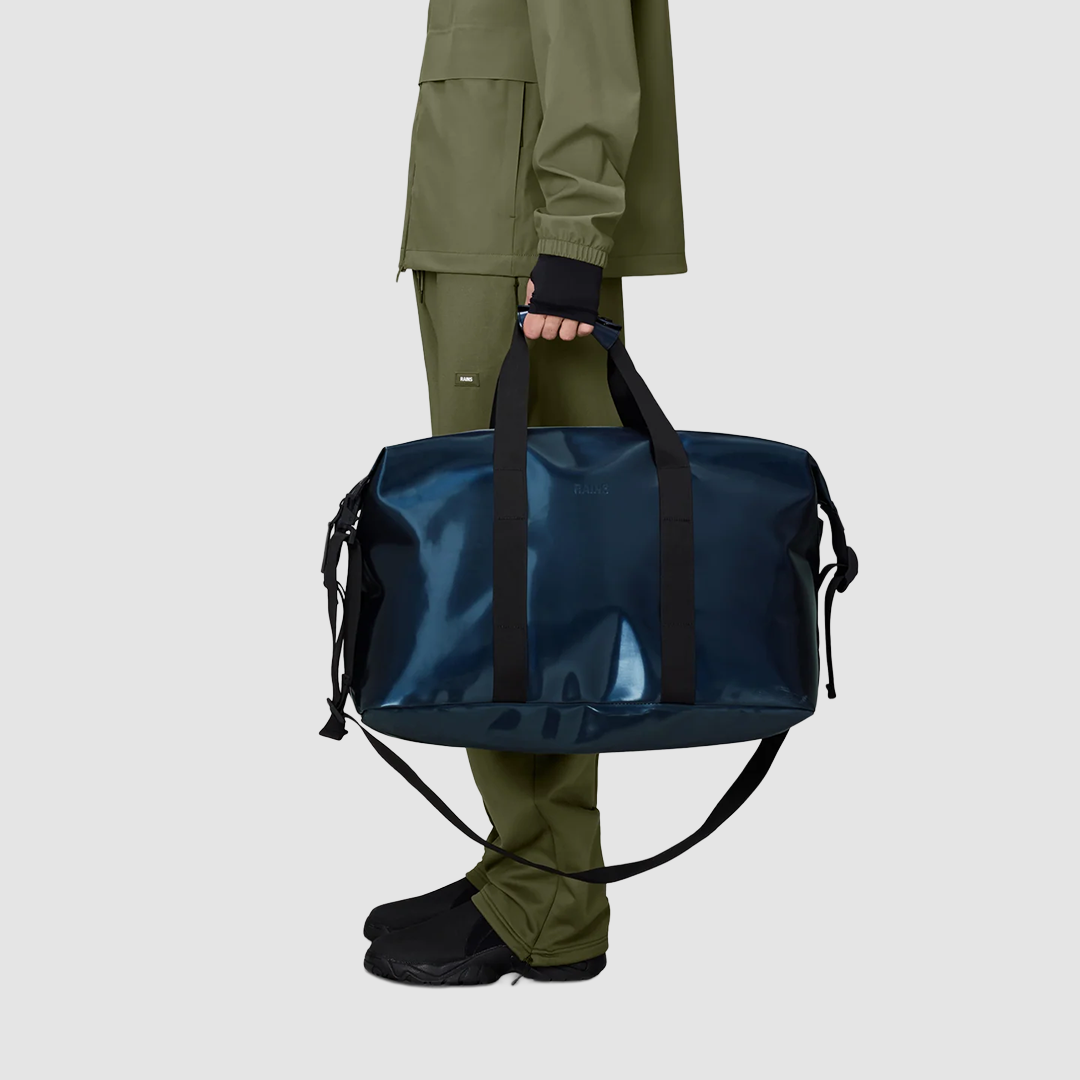 Hilo Weekend Bag Spill