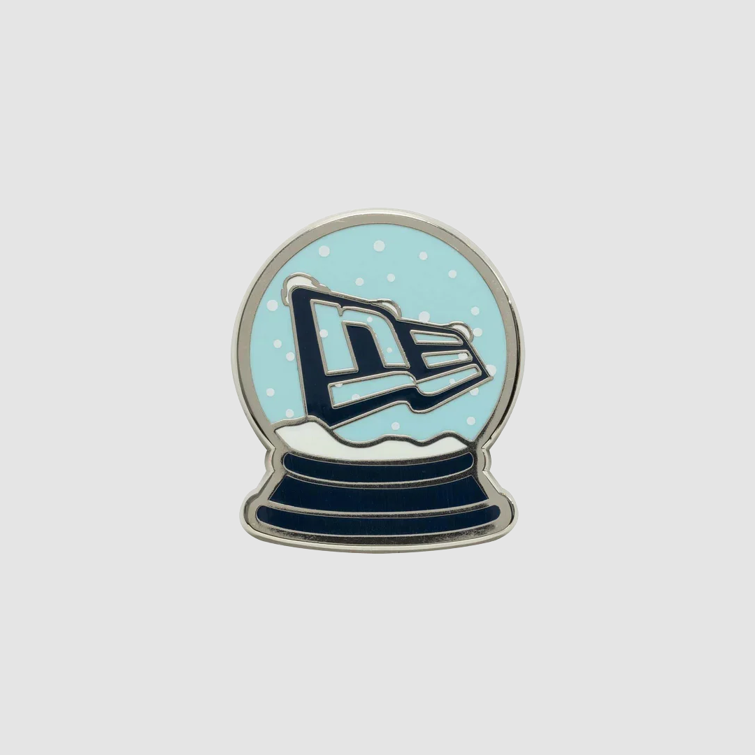 Pin's New Era Snowglobe Silver