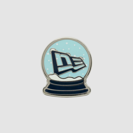 Pin's New Era Snowglobe Silver